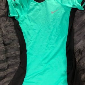 Green Nike Pro Top 💚
